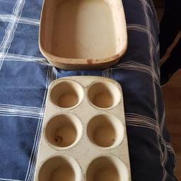 pampered chef 1 muffin tray and 1 casserole dish