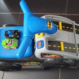 kids ride on car
bat man comes with 2 cars as seen in pics. used but good condition
10.00