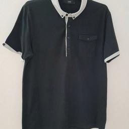 Good condition man's Next polo shirt
Size large but more medium fitting 
Collection only or buyer pays postage