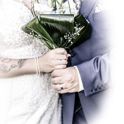 Ihr sucht noch einen Fotografen für Eure Hochzeit in OÖ ?

0670 5558401

