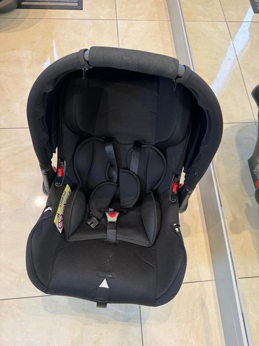 Buy & Sell East London Havering - Photos for Car seat and isofix base 