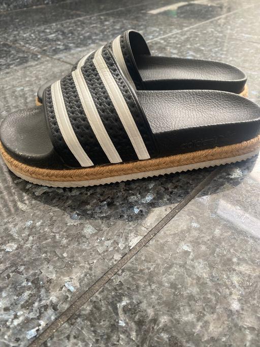 Buy & Sell West London Hounslow - Photos for Adidas sliders