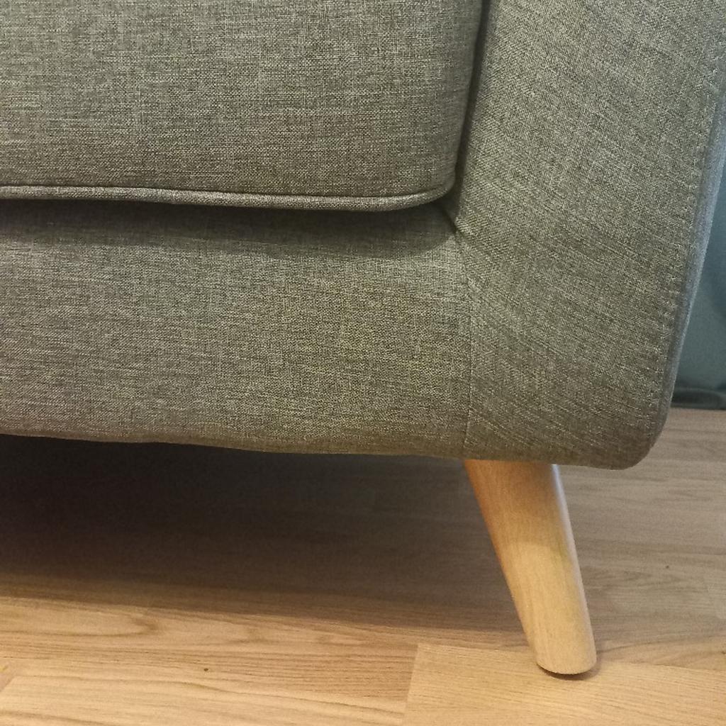 Wegen Platzmangel zu verkaufen! Schönes Sofa (ohne Schlaffunktion) in grau - Länge ca. 97cm.