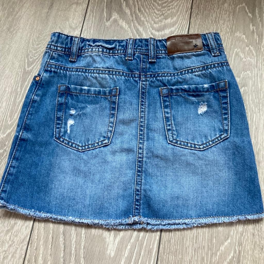 No offers, Read all (do not ask questions thats answers are in listing!)
Girl’s ripped denim skirt from Next,9 years. Excellent condition. Please see pictures attached
cash on collection from Dy4 8nh.
Collections time are between mon-fri 9.30-2.30, (if your late tough) or after 4. I require a time before I even give my address as there are way too many time wasters who just think they can turn up when it suites them. Weekends vary! DON’T LIKE,BUY OFF SOMEONE ELSE!!
Please see all pictures attached
Please see my other items
No delivery (some clown will ask)
No postage
No PayPal and no to anything else
Price does not state 50p either. My items are all brought from new and I’m not selling 3rd hand.