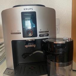 *** Krups Kaffeevollautomat EA 82 FE Latt'Espress Quattro Force Kaffee-Vollautomat silber/schwarz***

Hallo ich verkaufe diesen Kaffevollautomat. Kaum benutzt. 
Funktioniert einwandfrei!
Neupreis 450€.

Verkaufspreis: 250€