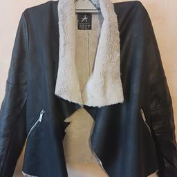 very nice atmosphere women jacket/coats
black in colour
size 6