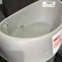 Brand new condition

Baby bath tub with sling ideal for bathing baby as a one parent duty

Stickers fully intact
Used once

Grey colour
