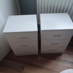 Two White bedside
cupboard’s/chest of drawers
Nice condition
Viewing welcome
Collection only.
