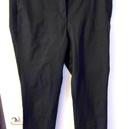Hi ladies welcome to this smart looking style Massimo Dutti Slim Fit Trousers Size 42 Uk 14 in perfect condition thanks