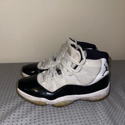 Great pair of trainers. Good condition without box. Size 8 Jordan’s black and white, ready to go!