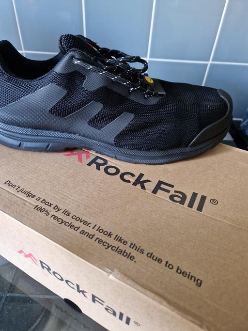 Buy & Sell Cheshire East Macclesfield - Cheshire East - Photos for New Rock Fall Safety Trainers