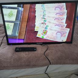 Blaupunkt 32" inch full HD tv for sale working perfectly excellent condition included remote controller stand not included this tv not smart pick up only cash only