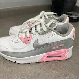 Girls Nike air 90 trainers
Only worn 4 times size 1.5 UK
From a clean and pet free home