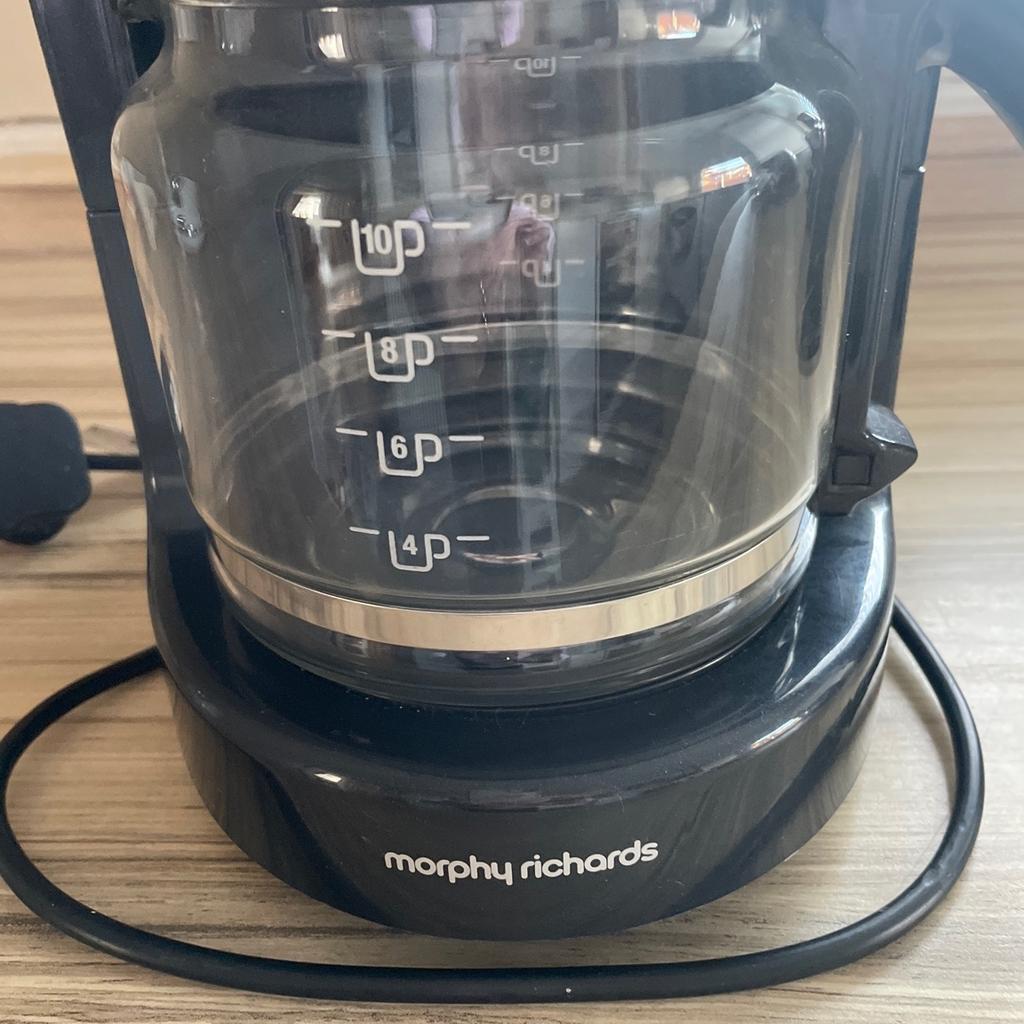 Electric coffee filter machine good clean condition & perfect working order having a clear out of gadget’s I no longer use
From a pet smoke & child free home
Collection only