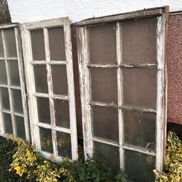 Wie abgebildet tolle alte Holz Sprossen Fenster für Haus und Garten …Glas intakt… bitte nur Abholung… Stückpreis…. Und im Set gerne paketpreis;)