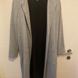 Grauer Cardigan mit Schlitzen an der Seite

Größe: 42
Farbe: Grau
Marke: Amisu

Privatkauf - daher keine Garantie.

Abholung oder Versand selbst zu bezahlen