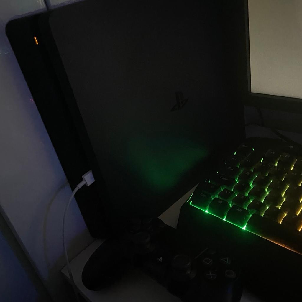 Custom built gaming pc basically brand new everything working perfectly
I can sell the pc the rgb keyboard and mouse and an acer 144hz monitor
If interested in a ps4 slim aswell (with 3 controllers) we can negotiate
Specs:
Intel core 15-3470
Asus rog strix 1060ti 6gb
8gb ram
500gb hhd
New case installed and a vertical mount for the GPU
Comes with a controller to change the led lights in the case
Can run games on around 150+ fps
Make me offers!!!