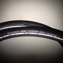 Pair of Bontrager 700 x 32 bike tyres.
Abrasion resistance, puncture protection with reflective strip.