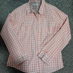 Checked Shirt
Size 10 / Papaya
Sleeves can be full length or rolled up