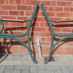 Here we a have a  pair of  garden cast iron bench ends. In great condition, in need of a good clean and painting, nuts and bolts are rusty. Wooden handles will need replacing. Ref.(#1258)

 Height........ approx  32 inch / 71.5 cm
 Width........  approx  22 inch / 56 cm 

Pick up only, Dy4 area. Cash on collection.