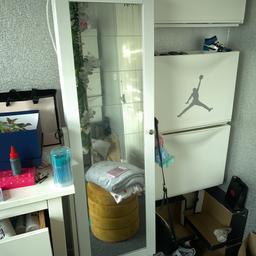 Free standing vanity mirror 
Good condition 

Collection from Hawkesley B38