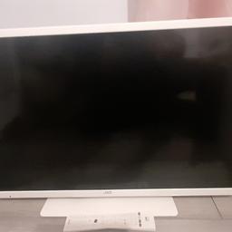 32 inch LED Smart TV.
In full working in order and in excellent condition.
Only been in my daughters room, selling due to upgrading.
Collection preffered.
Thank you.