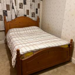 Mattress is fairly new
Bed frame comes with two side drawers for storage and a bottom drawer for storage however the bottom drawer can be hard to pull out
Collection and self disassemble #valentine