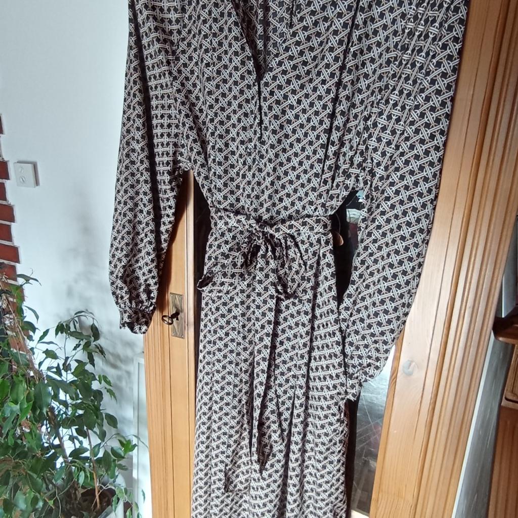 Sehr schönes elegantes langes Kleid 👗 in Größe 38 von H&M mit links und rechts 2 Einschub Taschen