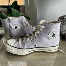 Women’s Lilac converse trainers

UK 6.5

Only worn a few times since purchasing so in excellent condition.