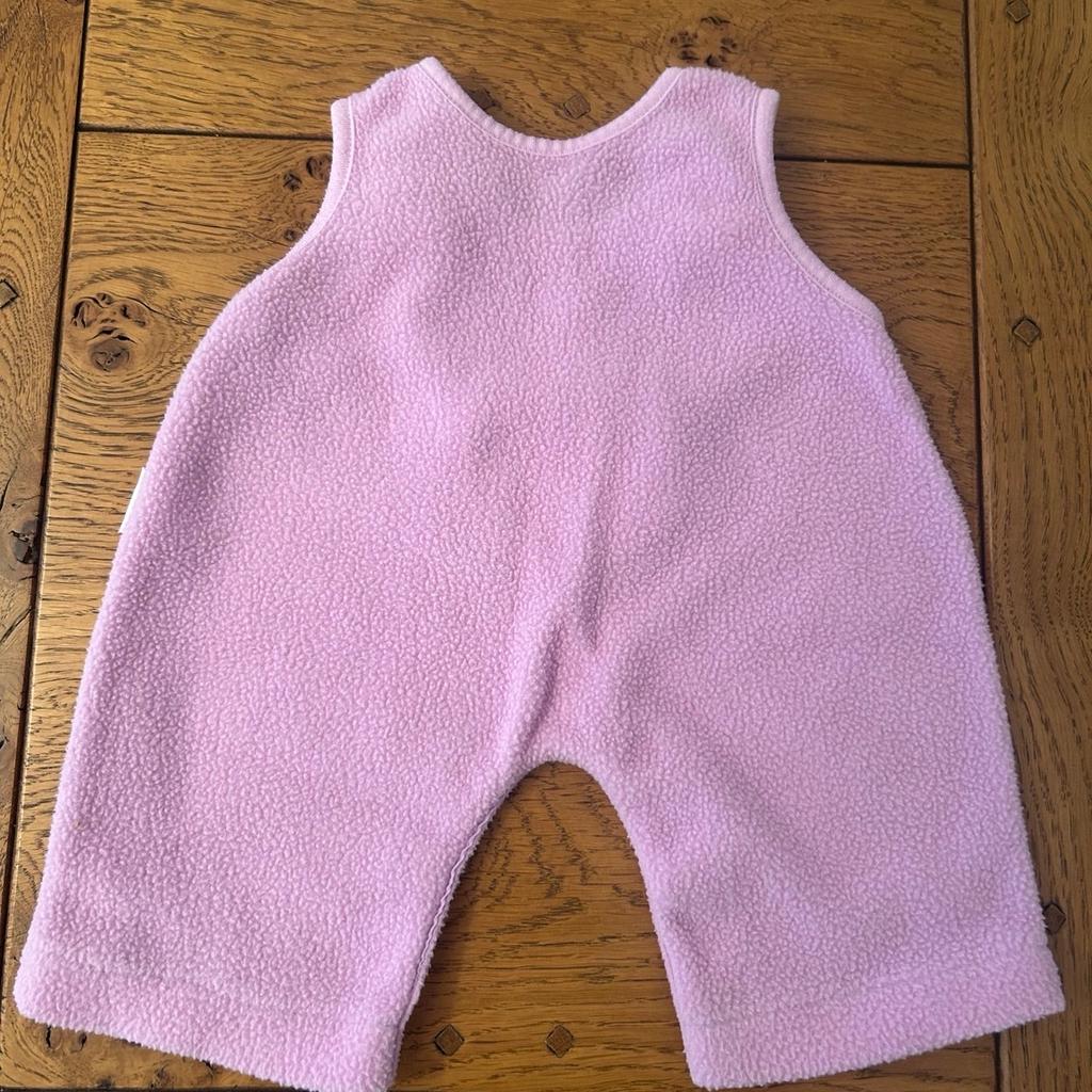 Zapf creations- baby Gi- Gi dolls clothing
Fleecy dungaree / romper with teddy bear on front pocket.
Approx 36 cm
Very Good washed clean condition
Listed on multiple sites
From a smoke free pet free home
Selling lots of other dolls, clothing and dolls
Items can be combined as a bundle