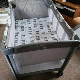 Joie Commuter travel cot with detachable bassinet.
Grey design
used a few times and in great condition
Bassinet has a few lighter areas where baby wipes have marked the material.
this travel cot also has the ability to raise the mattress.
there are also 2 white mattress covers too :-)