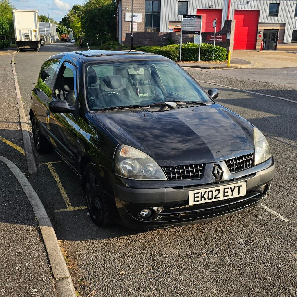 2002 Renault Clio 16V · Hatchback · Driven 93000 miles

Car runs perfectly fine. ULEZ free.
Dent on the right back side of the car. The damage is on the corner of the car.
Antenna not connected. But it comes with speakers in the back.
Mileage 93000.
Mot running out in March.

For viewing, contact me by message.
Collection only. Close to Heathrow Airport.
£750