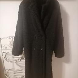 in lana riccia, foto2, vesteM anche se taglia è s come da etichetta, foto3, nero, tenuto benissimo, vendo per svuotare consegno a mano Bonate