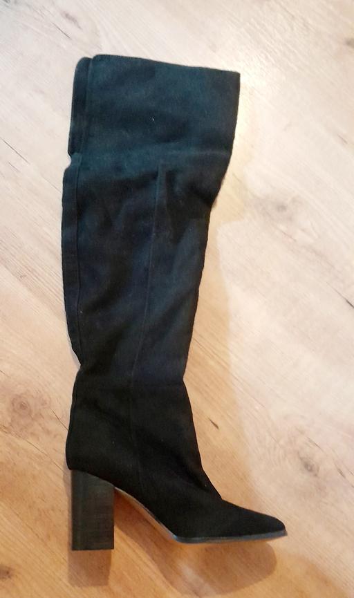 Buy & Sell North London - Photos for Knee High Boots