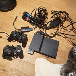 Playstation slim Komplettset zu verkaufen:
2 Controller
Speicherkarte
Kabel
Mikrofone für Sibgstar
9 Spiele
