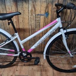 Ladies challenge camden 700c hybrid town bike. 29 inch wheels, 14 inch frame. 6 speed shimano grip shift gears.
Excellent condition and excellent working order.
£60
Can deliver for extra cost