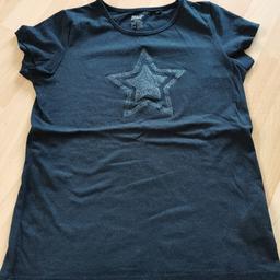 Schickes Shirt mit Glitzer Stern Aufdruck wurde kaum getragen daher top Zustand Gr. 158 /164 