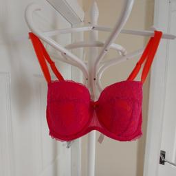 Bra “Ann Summers”

Underwired Padded

 Pink/Orange Colour

 New With Tags

Sexy Lace Balcony

Actual size: cm

Breast volume: 80 cm - 85 cm

Depth bust: 16.5 cm

Size: 36G (UK)

Eur 80H, US 36G

65 % Polyamide
26 % Polyester
 9 % Elastane

Cup Liner: 100 % Polyester

Padded Cup: 100 % Polyurethane

Excluding Trims

Made in China

Retail Price £15.00, € 17.50 ( Eur)