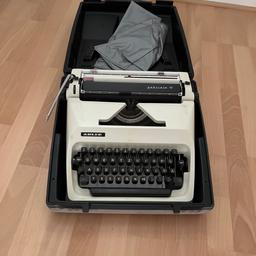 Schreibmaschine mit Koffer und Abdeckung