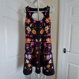 Dress “Ted Baker“London

 With Pockets

Black Multi Colour

New Without Tags

Zip fastening at back

Actual size: cm

Length: 89 cm

Length: 66 cm from armpit side

Shoulders width: 30 cm

Volume hand: 41 cm

Breast volume: 85 cm – 86 cm

Volume waist: 70 cm – 72 cm

Volume hips: 90 cm – 91 cm

Length: 39 cm before to waist

Length: 18 cm from armpit side before to waist

Size: 2, S, 16 ( UK ) Eur 38 , US 6

Shell: 90 % Polyester
 10 % Elastane

Body Lining: 100 % Polyester

Made in China