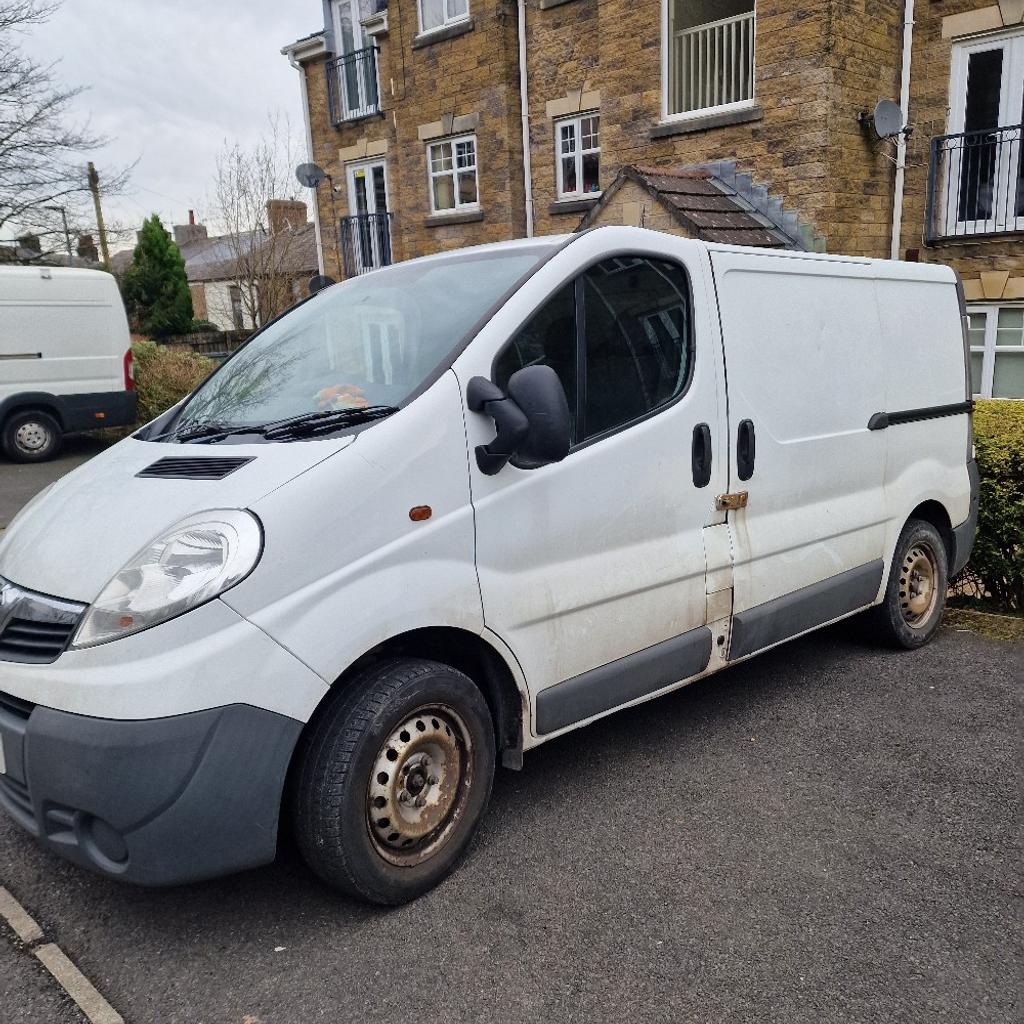 *SPARES OR REPAIR*
Long M.O.T
2013 vauxhall vivaro 2.0 swb.
Engine runs smooth but no power, check injection fault code.
Good gearbox.
Full service history.
4 good tyres.
Twin sliding doors.
Very tidy bodywork for age.

Recent work:
New starter motor
New brakes
New handbrake cable