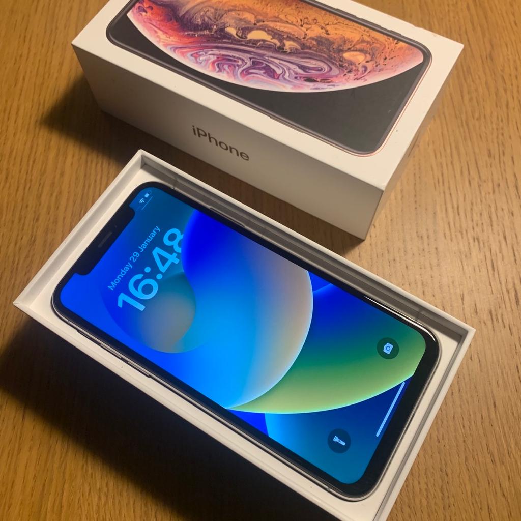 iPhone X - 64GB - Unlocked - White - Excellent condition

Sim free any network

Face ID ✔️

Battery Health 100% 🔋

All in good working order.

Handset with charger.