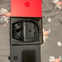 Dre beats 
Black 
Good condition used few times
Comes with box and bag 
Wired. ( jack ) has iPhone adapter