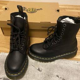 Dr martens hotsell deutschland wien