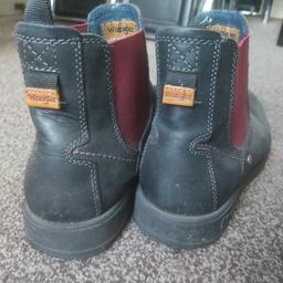 Very good condition boots. 
Quality and comfortable memory foam insoles.
Not used very often. 
Size 11