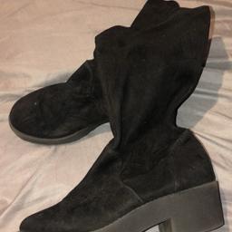 Girls calf high river island boots size 2 🖤
Good condition 

Lots of new and pre loved items for sale 🩶

Collection Widnes or possibly drop off locally if bundles purchased 🩶
Combined postage available 🩶