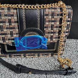 BRAND NEW. Excellent condition.
Never been used before.
Great gift idea.
Beautiful bag. Please see all pics that have been uploaded.
Collection only.
Can post if postage costs are covered.