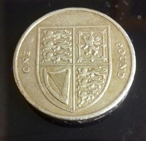 Buy & Sell Lancashire South Ribble - Photos for OLD STYLE £1 COIN - ROYAL SHIELD OF ARMS