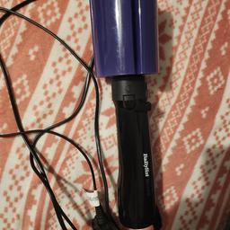 Babyliss Big Hair rotating haor brush.  Works great, gives wonderful results.