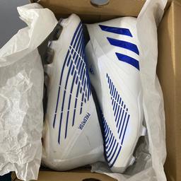 New football boots sizes 8 fr42 predator adidas